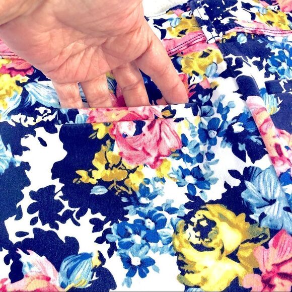 ISAAC MIZRAHI  NY TAILORED SHORTS SPRING FLORAL PRINT - Picture 3 of 7